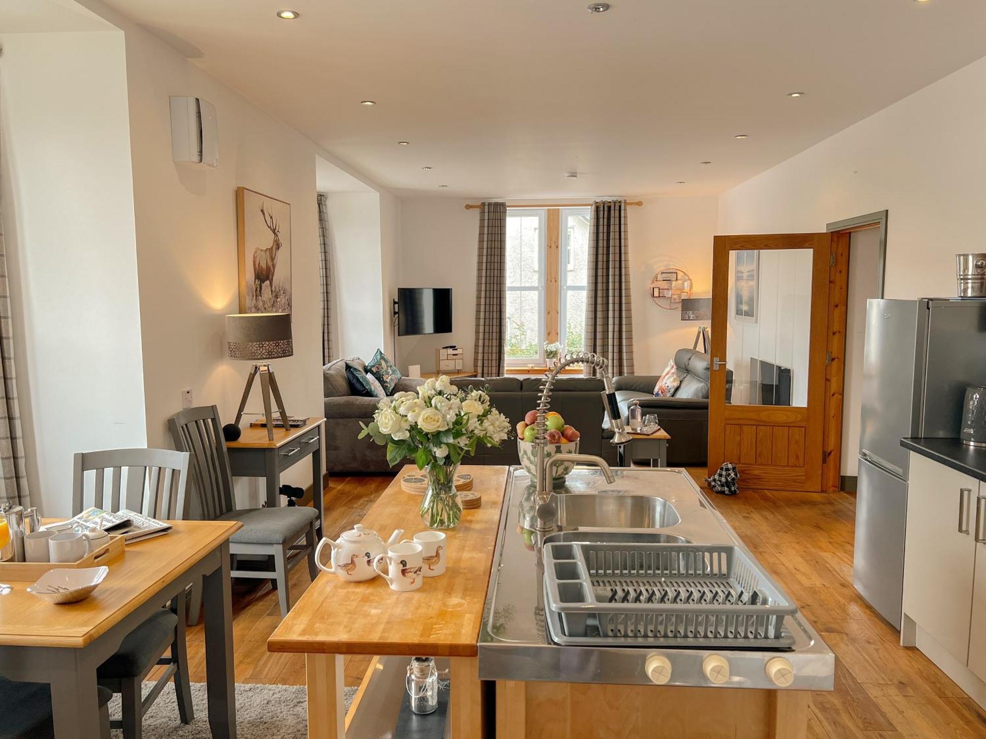 Loch Ness Gatehouse Apartments Форт Аугустус Экстерьер фото